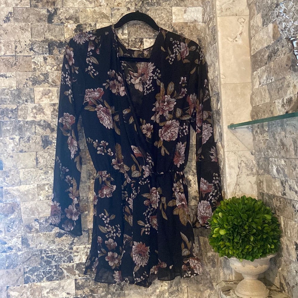 Altar’d State beautiful Floral one piece ruffle short.